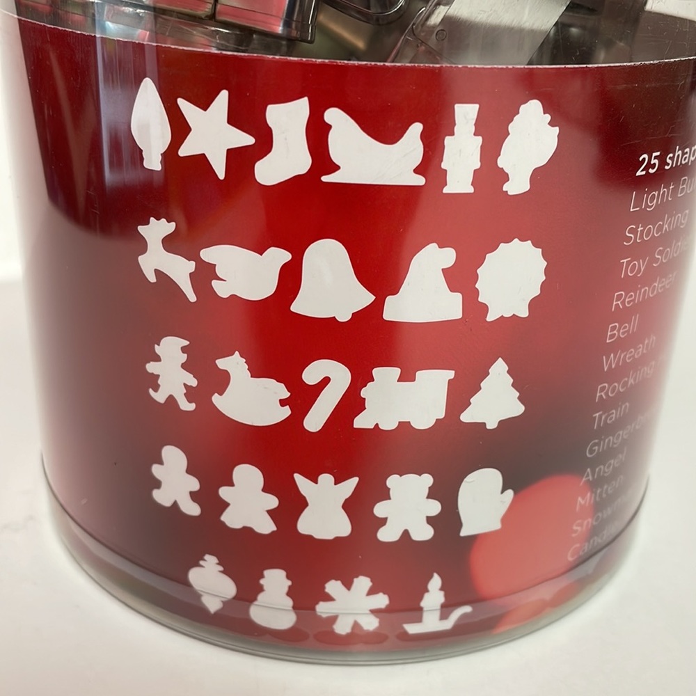 NWT Christmas 25 piece holiday cookie cutter set